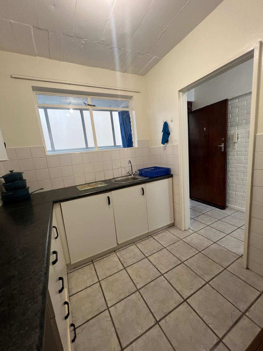 To Let 1 Bedroom Property for Rent in Humewood Eastern Cape